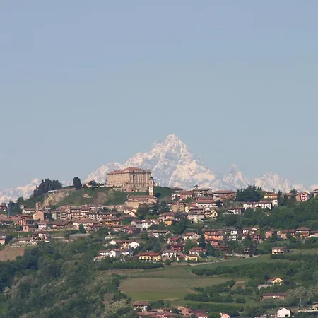 Cascina La Corte فندق مبيت وإفطار