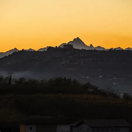 Cascina La Corte 3* Нейве