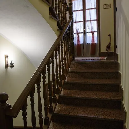 Cascina La Corte 3* نيف