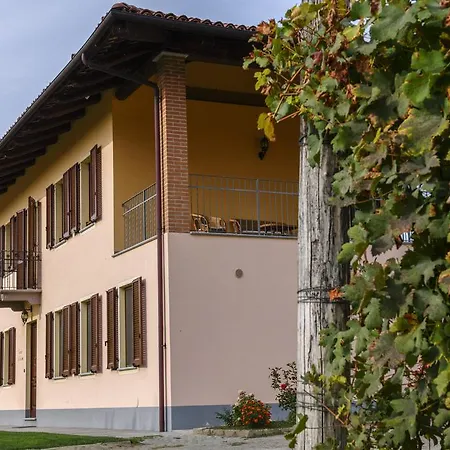 Cascina La Corte 3* Neive