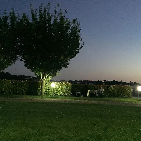 Cascina La Corte فندق مبيت وإفطار نيف